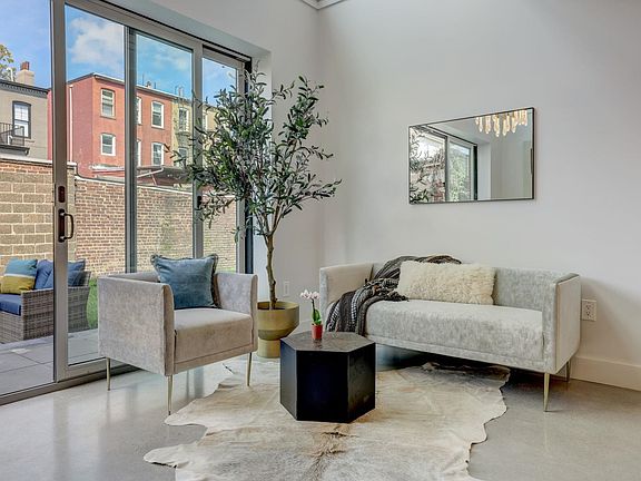 2nd image of 179 Pine St #1