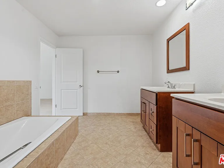 17265 Avenida De La Herradura — Photo 24