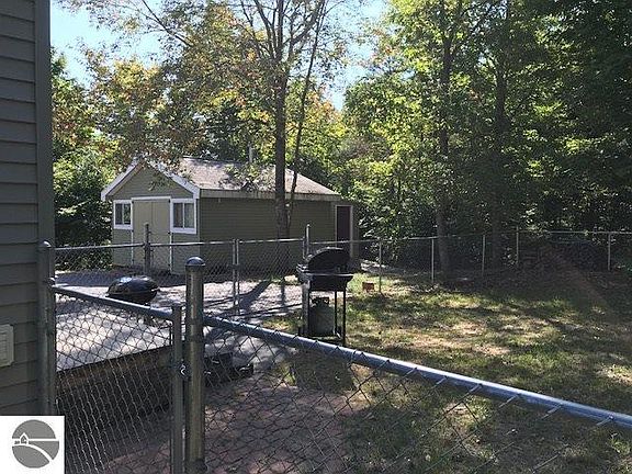 3rd image of 5312 Maple City Hwy