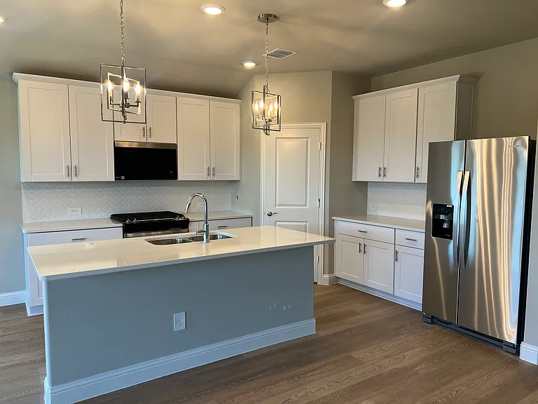 1405 Arrowleaf Dr — Photo 2