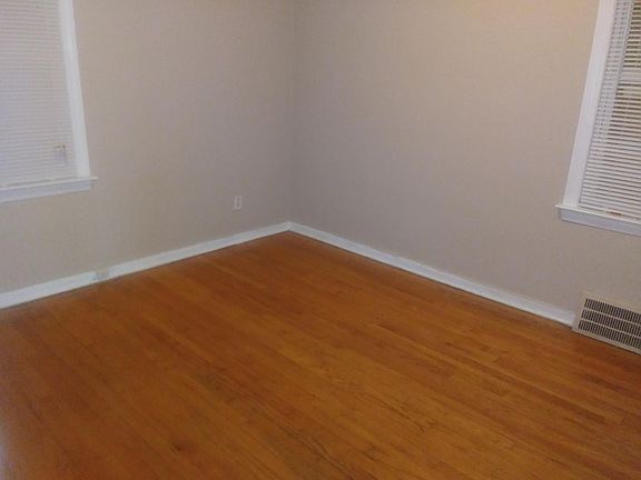 5th image of 14438 Rosemary St