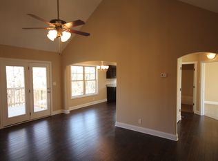 887 Cherry Blossom Ln, Clarksville, TN 37040
