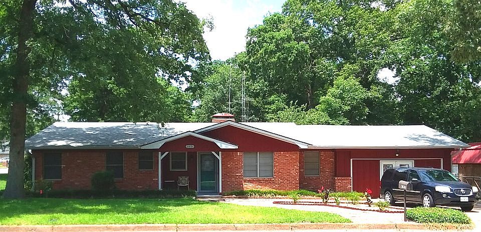 1st image of 2431 Woodhaven Dr