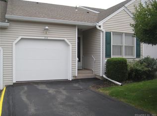715 Berry Patch Way UNIT 715, Southington, CT 06489