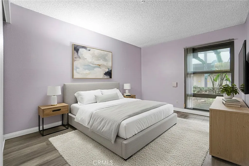 2 bed, 1048 sqft, $3,499 — Photo 4