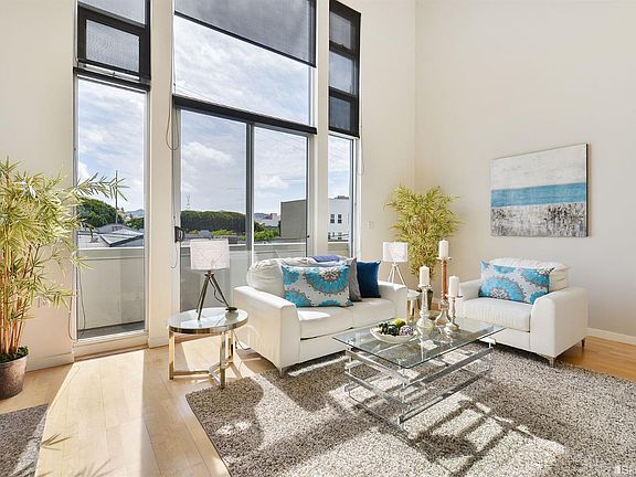 4th image of 155 Harriet St Suite 15