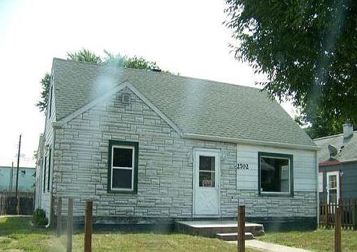 2nd image of 2702 Fletcher St