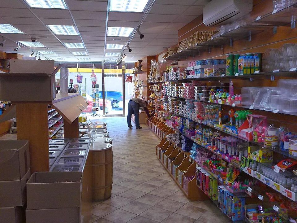 2nd image of 525 Flushing Ave