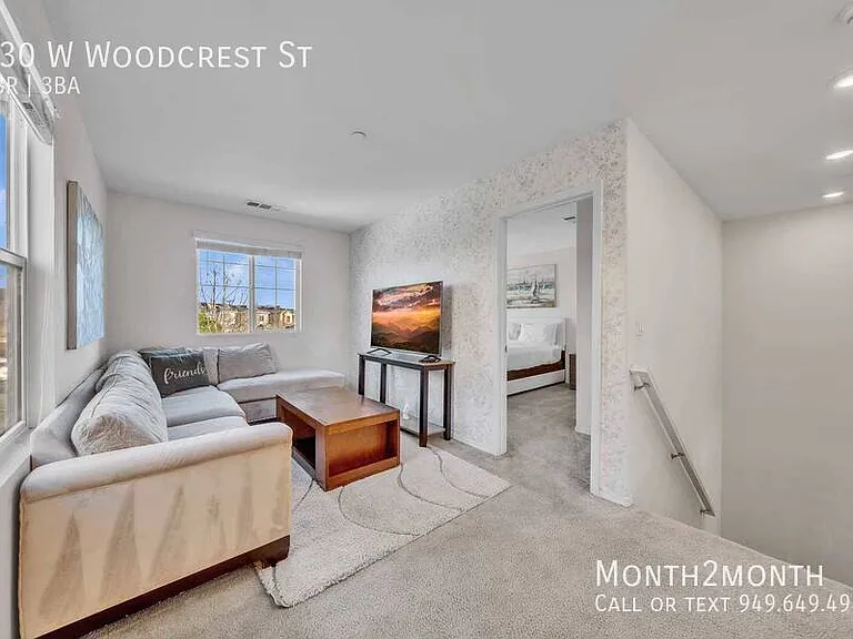 630 W Woodcrest St — Photo 9
