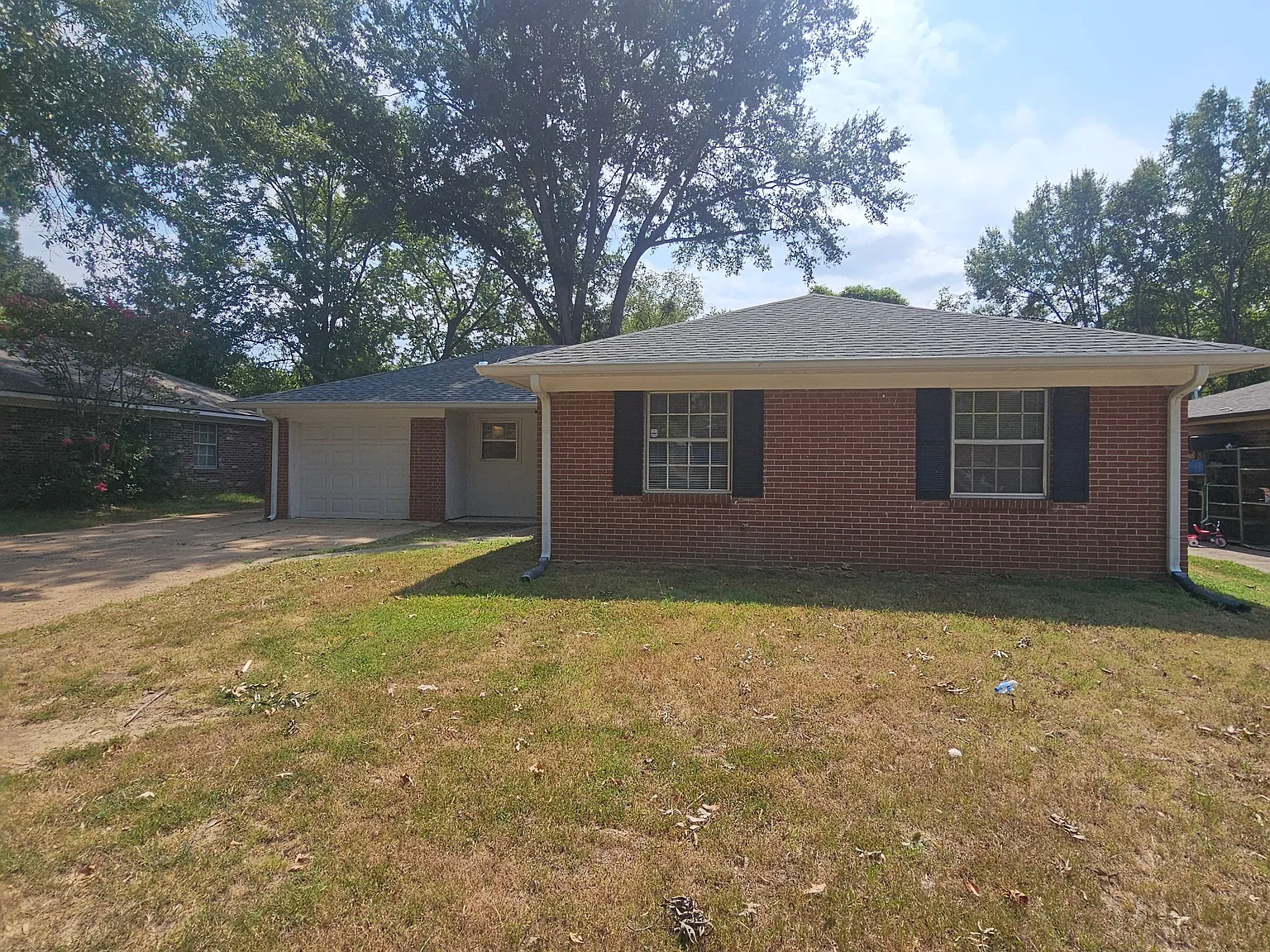 4 bed, 1400 sqft, $1,750 — Photo 1