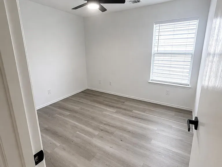 9227 Shaded Pines Dr — Photo 15