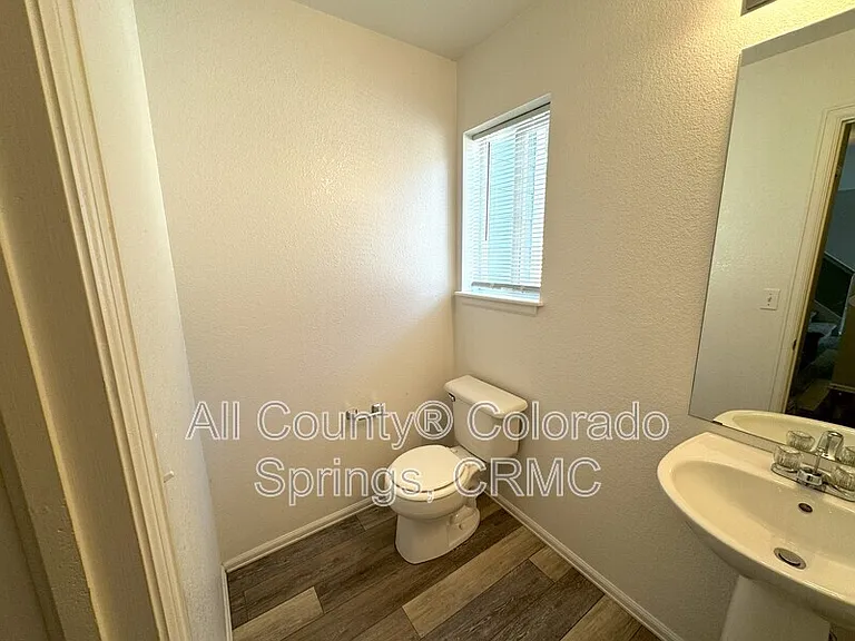5859 Instone Cir — Photo 8