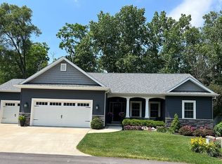 1113 Bellhaven Dr, Mishawaka, IN 46545