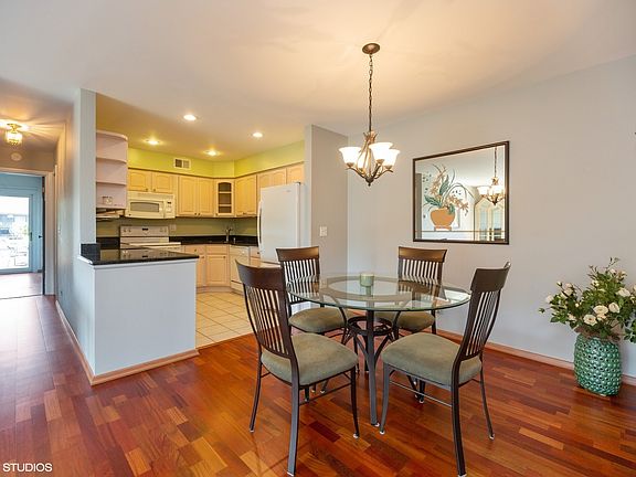 5th image of 1850 W Surrey Park Ln Unit 2C