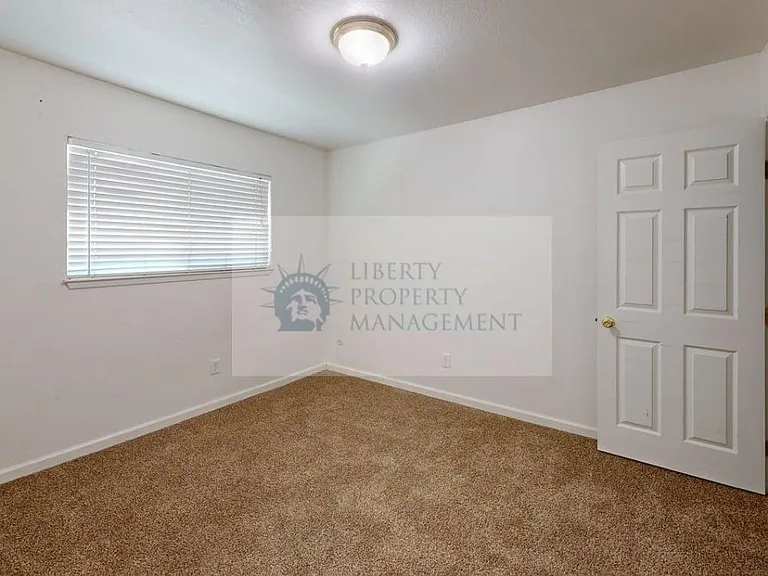 3801 Tenby Way — Photo 13