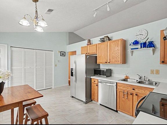 2nd image of 2149 Wilkes Way