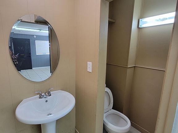 5th image of 1901 Railroad Ave #10701786
