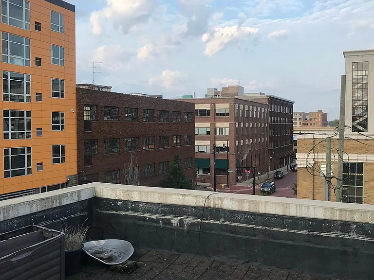139 Division Ave S — Photo 27