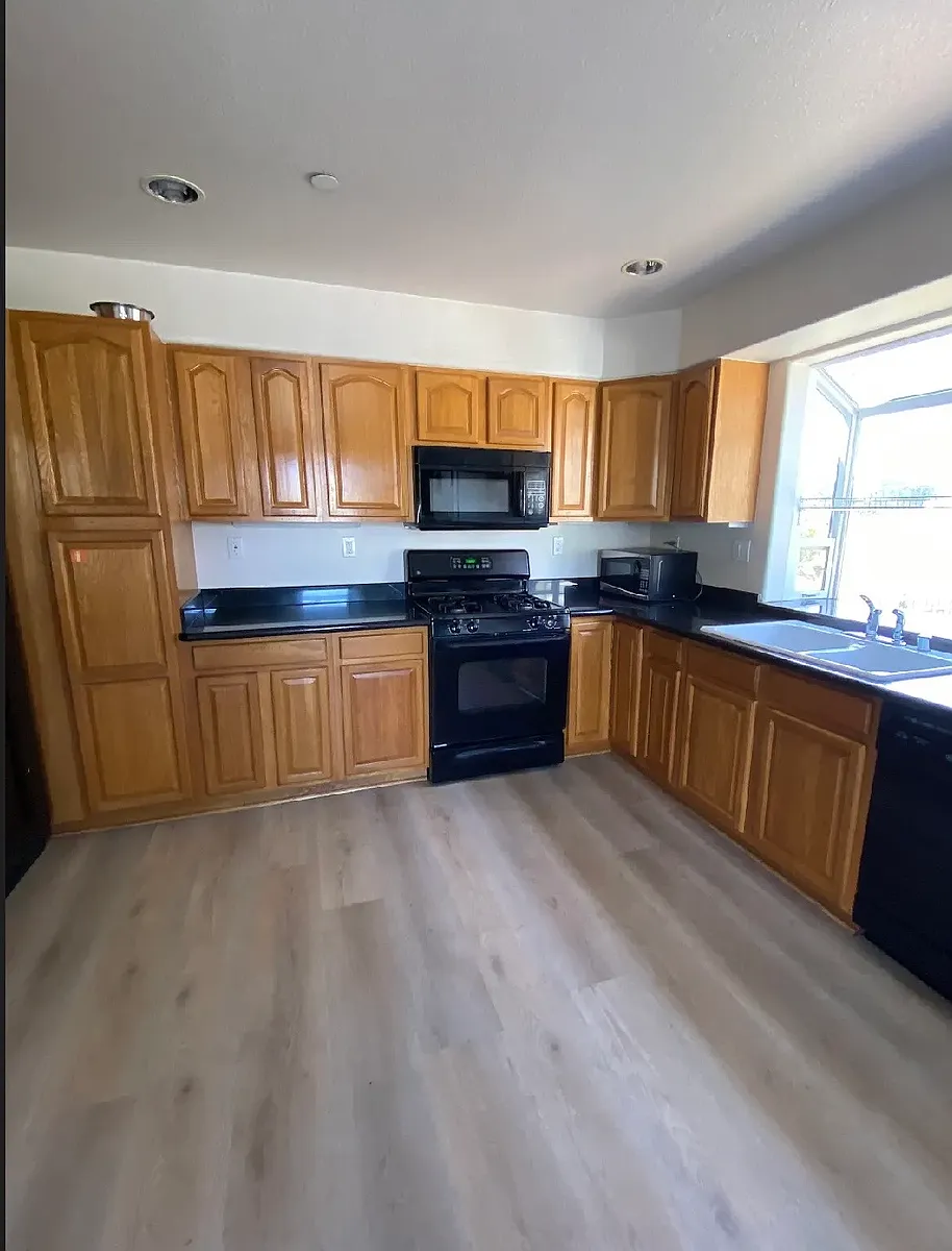 Building Photo - 317 Hoffman St #2A