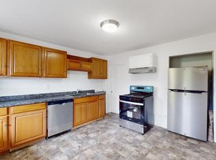 277 Foster St, Lowell, MA 01851