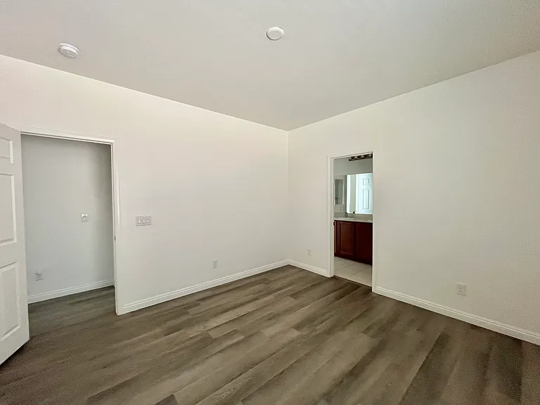 9493 Alma Ridge Ave — Photo 19