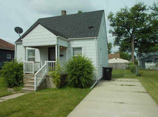 25627 Paige St, Roseville, MI 48066