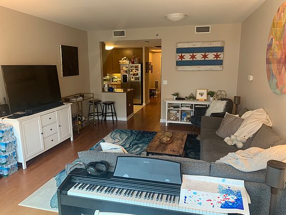5th image of 130 N Garland Ct APT 2004