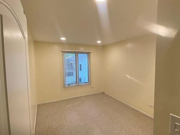 4th image of 415 Sunnybrook Ln Unit 415