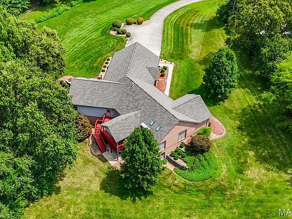 2nd image of 160 Ofallon Troy Rd