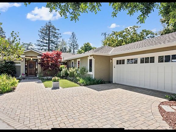 2nd image of 33 Mayer Ct