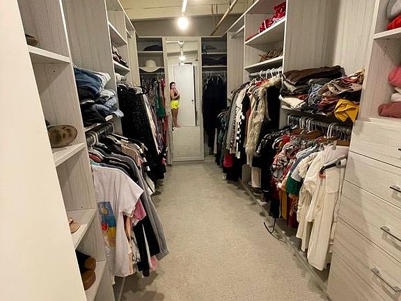 3rd image of 616 W Fulton St APT 617