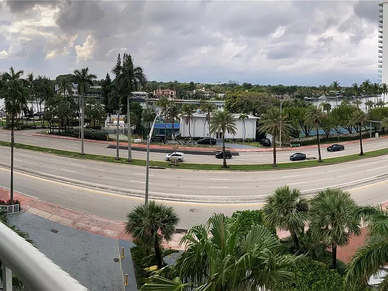 5401 Collins Ave #320 — Photo 52