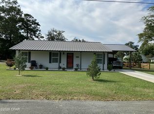 5985 Webb St, Graceville, FL 32440