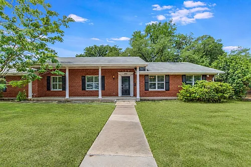 2501 Hancock Dr Photo 1