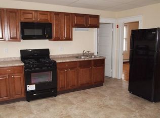 157 Lincoln St #2F, Woonsocket, RI 02895