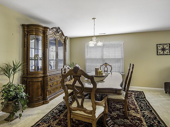 2nd image of 415 Summer Breeze Dr