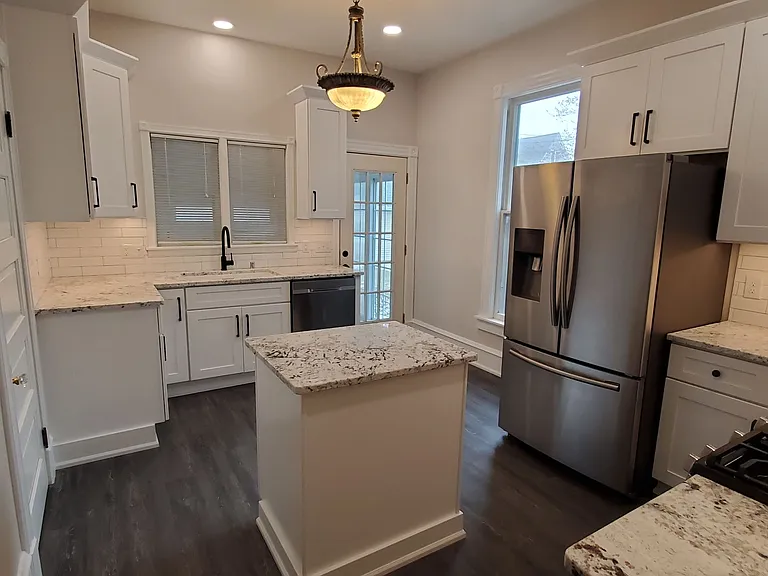 2054 N Cambridge Ave — Photo 14