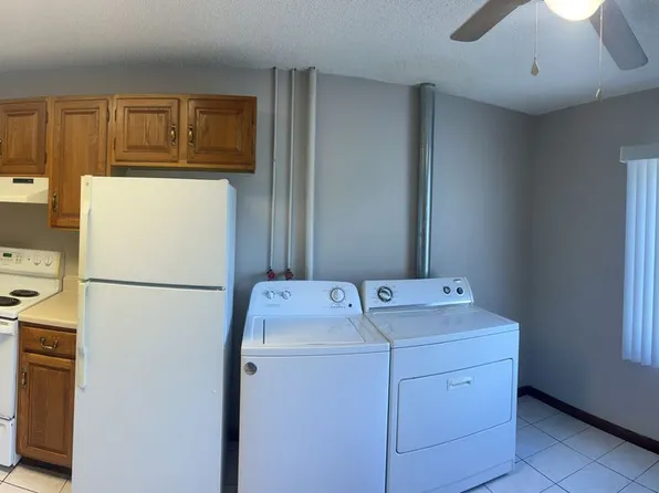 2412-2414, 2412 & 2414 10th St #4, Coralville, IA 52241