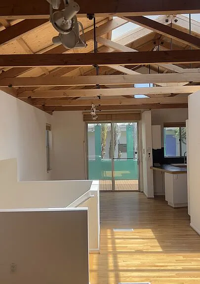 656 Angelus Pl — Photo 3