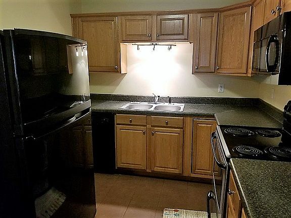 3rd image of 541 Carswell St