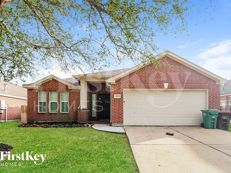 21554 Kings Bend Dr — Photo 1
