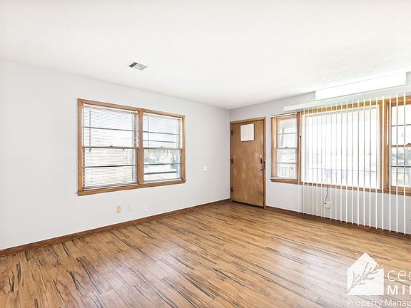2nd image of 1731 N Holyoke Ave