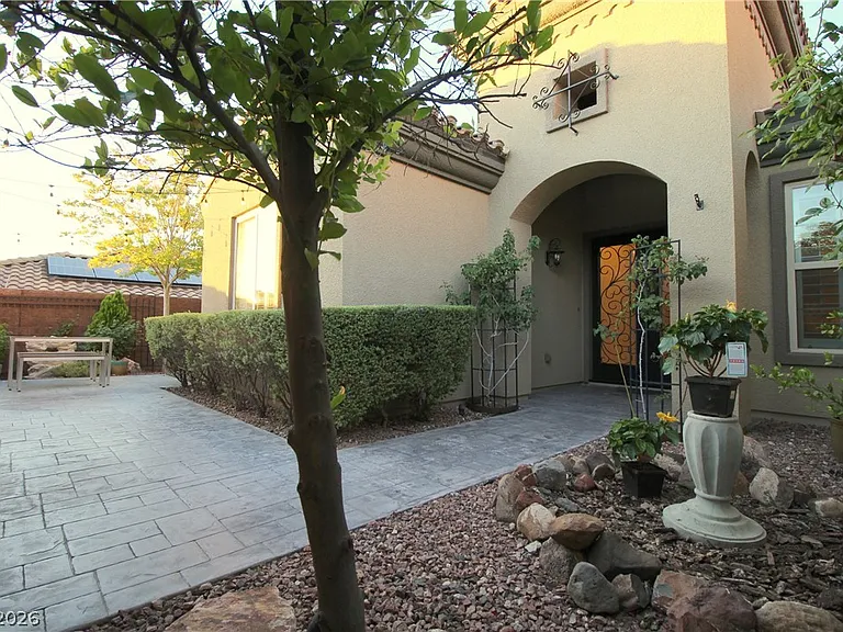 2812 Sisteron Ct — Photo 36