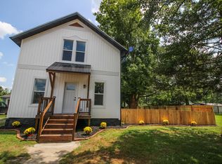 713 Oak St, Three Rivers, MI 49093