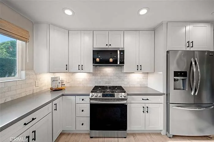 3217 Montana Ave — Photo 11