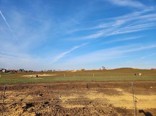 4058 Hanover Dr #33, Deforest, WI 53532