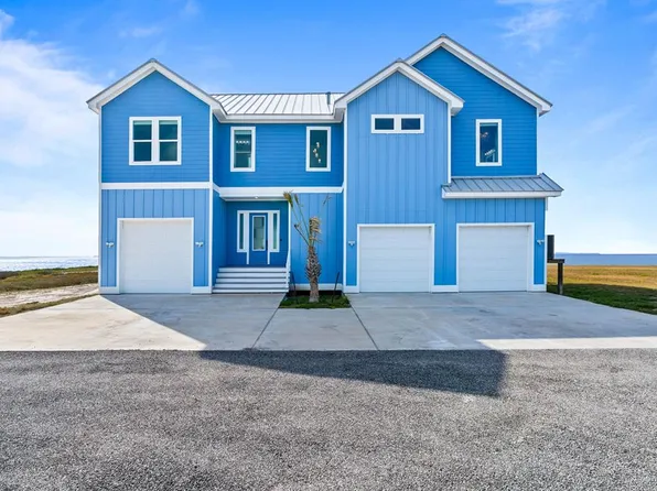 1621 Cape Velero Dr, Rockport, TX 78382