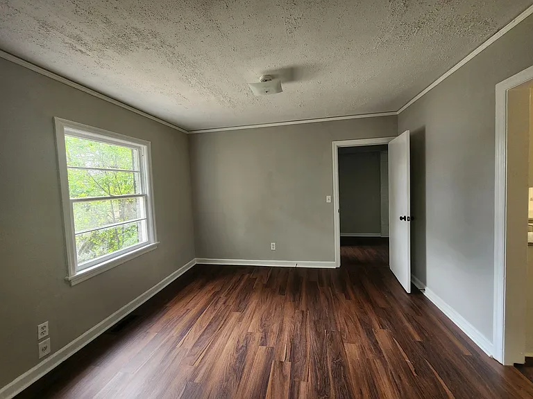 4117 Lake Dr — Photo 8