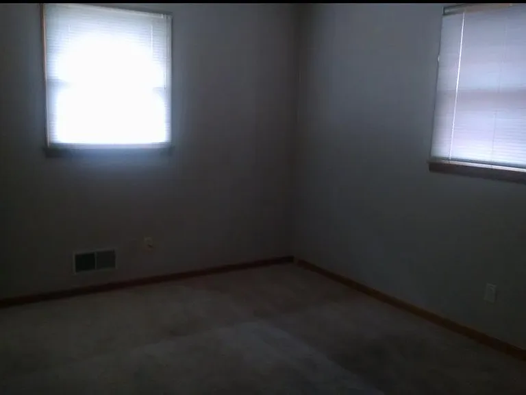 114 Valleybrook Ave — Photo 2