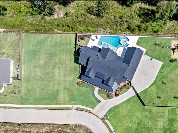 190 Sycamore Ct, Lumberton, TX 77657